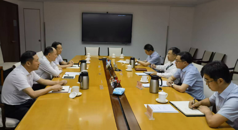 周鴻拜訪中國石化工程部總經(jīng)理向文武